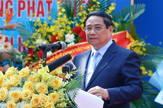 Thủ tướng: Con người là nguồn lực quý giá nhất để xây dựng và bảo vệ Tổ quốc