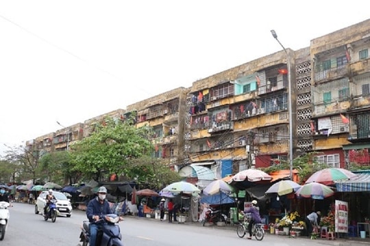 Hải Phòng: Chung cư cũ nguy hiểm mùa mưa bão