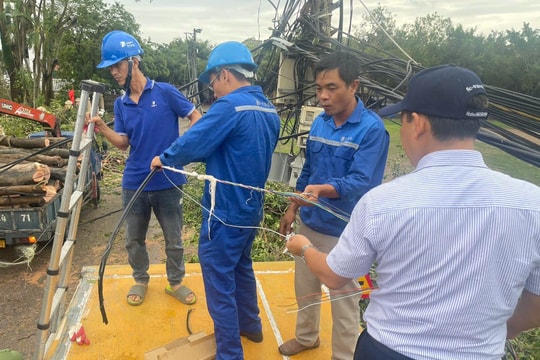 VinaPhone nhanh chóng hỗ trợ người dân các tỉnh chịu ảnh hưởng bão Yagi