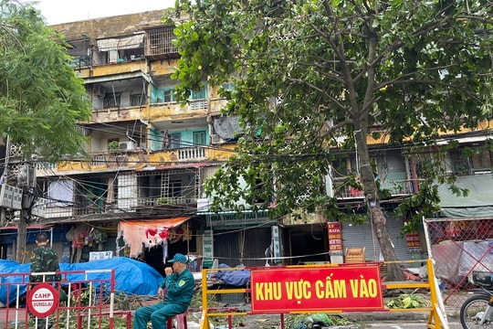 Hải Phòng: Di dời khẩn cấp các hộ dân tại chung cư cũ nguy hiểm