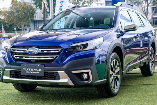 Subaru Outback giảm giá hơn 400 triệu đồng, vẫn kén khách