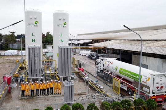 PV GAS chính thức cung cấp LNG cho nhà máy khách hàng đầu tiên tại miền Bắc