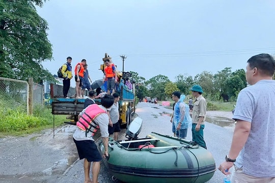 Đừng lấy nỗi đau của đồng bào để “phông bạt”