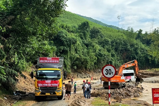 Tạp chí Diễn đàn Doanh nghiệp "đồng hành yêu thương"