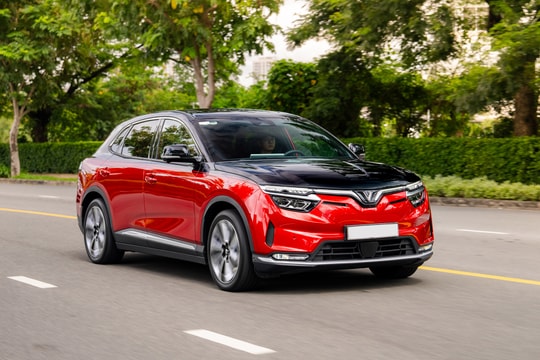 Ưu đãi tới 217 triệu đồng dành cho gia đình mua VF 8 Lux