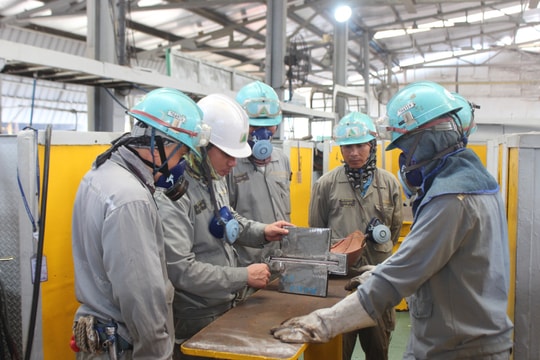 Thỏa thuận về hình thức trả lương đối với người lao động như thế nào?