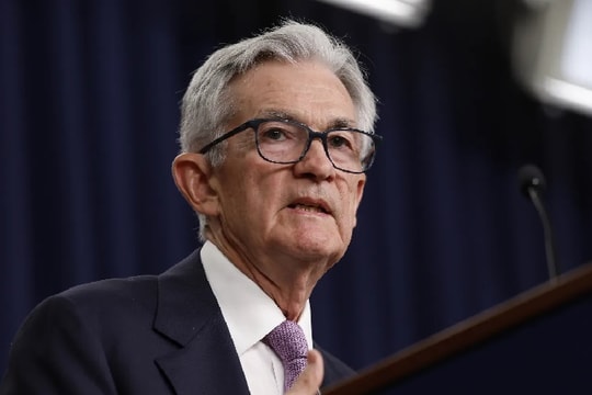 Lần đầu tiên sau 4 năm, Fed hạ lãi suất 0,5%