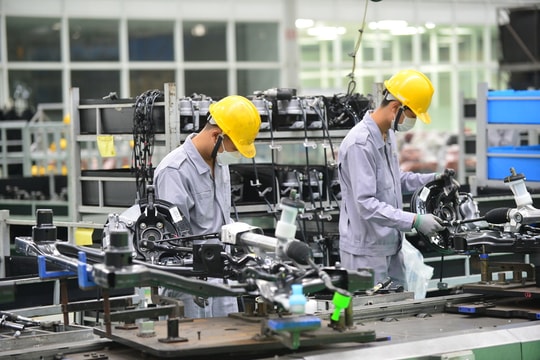 Kỷ nguyên xe điện: Thử thách ngành công nghiệp ô tô Nhật Bản và Việt Nam