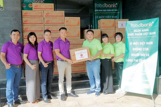 Mondelez Kinh Đô lan tỏa tinh thần sẻ chia đến với đồng bào vùng bão lũ