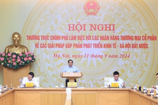 Thủ tướng Chính phủ: Đề nghị ngân hàng chia sẻ, đặc biệt trong hỗ trợ lãi suất