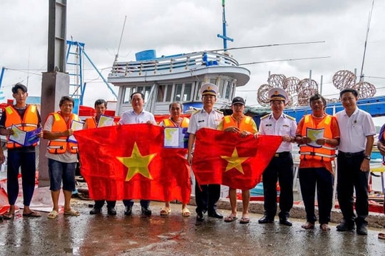 Điểm tựa cho ngư dân phát triển kinh tế