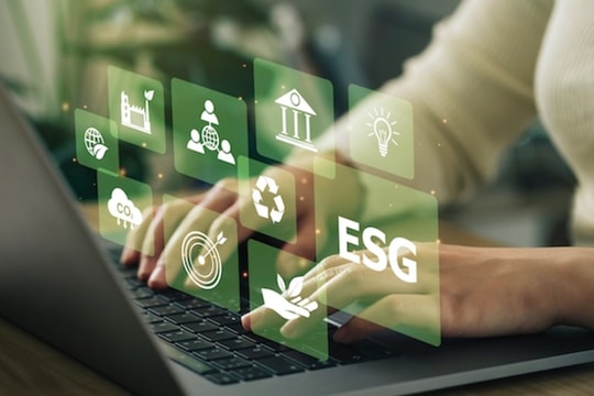Doanh nghiệp thực hành và chuyển tải ESG vào hoạt động IR