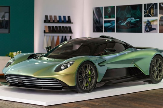 Đại gia Vũ “Qua” chi gần 100 tỷ mua siêu xe Aston Martin Valhalla, chờ ngày về gara