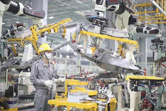 Phục hồi sau bão Yagi, sản xuất công nghiệp tiếp tục tăng