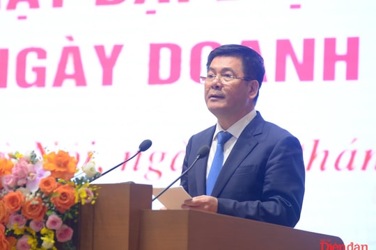 Thủ tướng gặp đại diện doanh nghiệp: Cơ chế đặc thù hỗ trợ yếu tố đầu vào của sản xuất