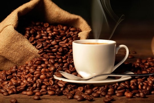 CTP: Cổ phiếu lập “đỉnh”, lãnh đạo thoái vốn, rút lui