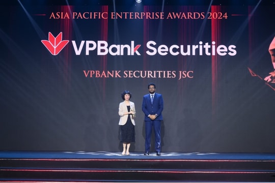 Tăng trưởng vượt trội, Chứng khoán VPBank nhận giải thưởng “Doanh nghiệp tăng trưởng nhanh 2024”