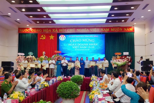 Đắk Nông: 10 doanh nghiệp xuất sắc, nhận bằng khen