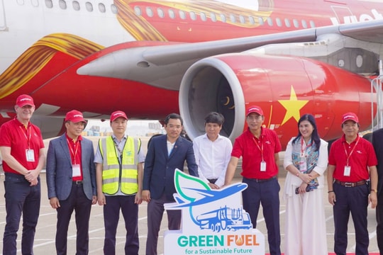 Vietjet khai thác chuyến bay đầu tiên sử dụng nhiên liệu hàng không bền vững SAF giảm thải 80% carbon