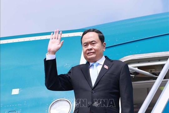 Chủ tịch Quốc hội lên đường thăm chính thức Lào và dự AIPA-45