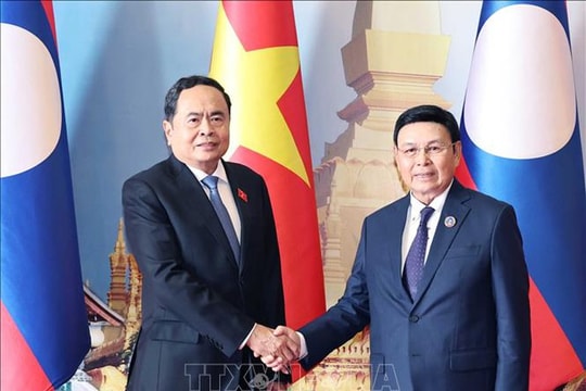 Chủ tịch Quốc hội Lào đề nghị Việt Nam chia sẻ kinh nghiệm phát triển nông nghiệp