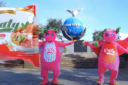 Caty có tái hiện được trend mì tôm thanh long?