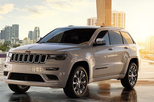 Xe Jeep “lao dốc” vì CEO