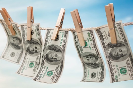 Ngân hàng đối mặt thách thức từ rủi ro rửa tiền