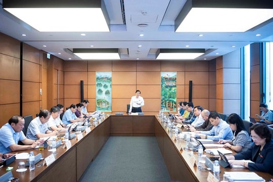 Tiếp tục đánh giá, làm rõ các hạn chế để thúc đẩy kinh tế 2025 bứt phá