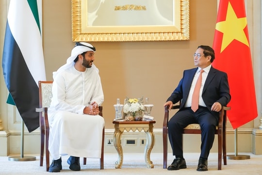 Bộ trưởng Kinh tế UAE chia sẻ kinh nghiệm phát triển doanh nghiệp, thu hút đầu tư