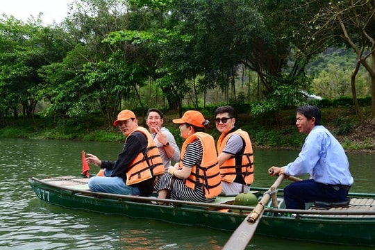 Giải pháp nâng chất nguồn nhân lực du lịch văn hóa