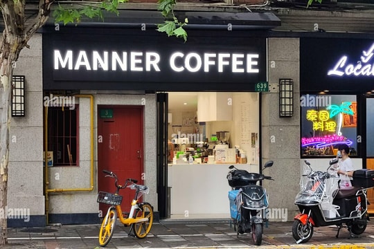 Hai trường phái cà phê Starbucks và Luckin: Ai sẽ chiến thắng?