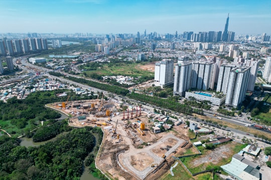 Giá chung cư Hà Nội "vượt mặt" TP HCM, dòng tiền quay trở lại phía Nam?