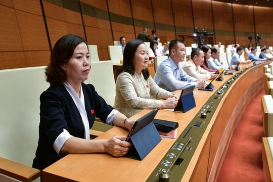 Ngày 06/11, Quốc hội thảo luận ở hội trường 2 Dự án Luật của ngành Đầu tư