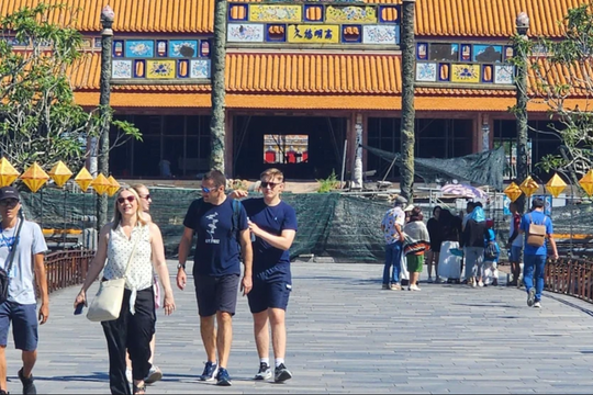 Du lịch Việt "chạy đua" để đạt mục tiêu đón khách quốc tế năm 2024