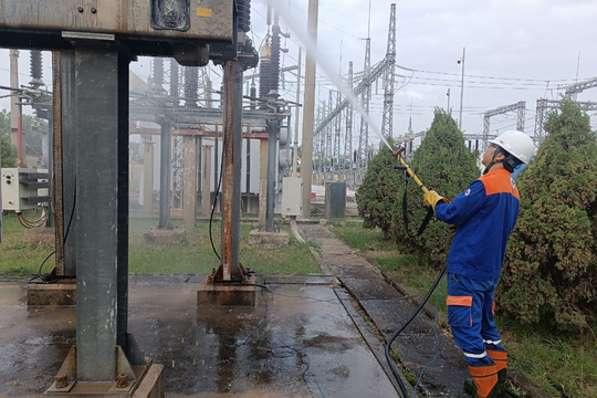 PC Thái Bình: Đẩy mạnh công nghệ sửa chữa điện hotline để bắt kịp xu hướng và yêu cầu sản xuất kinh doanh