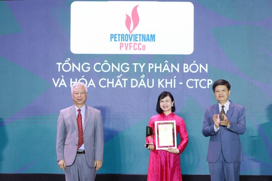 PVFCCo được vinh danh Thương hiệu mạnh, tăng trưởng xanh
