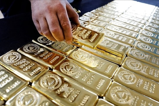 Giá vàng thế giới “mất phanh”
