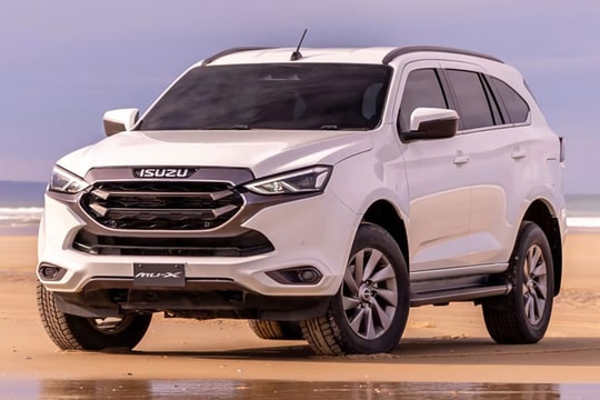 Isuzu mu-X giảm giá đến 200 triệu vẫn không thoát ế