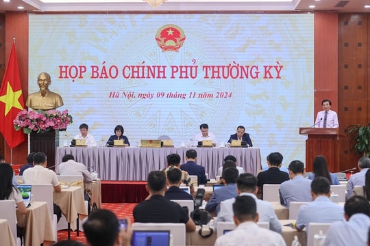 Kinh tế tiếp đà tăng trưởng cả 3 khu vực