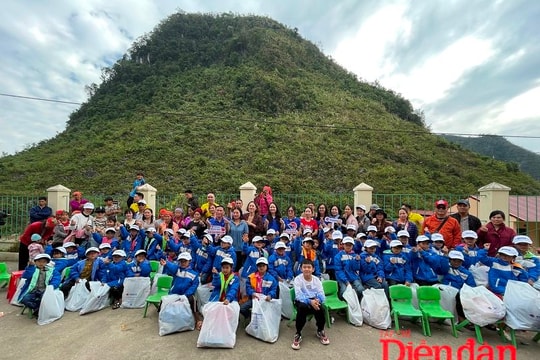 Lan toả yêu thương tới các em nhỏ vùng núi cao Cao Bằng
