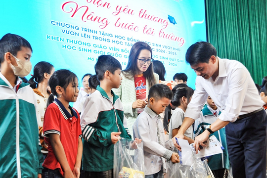 Tân Hiệp Phát cùng hàng trăm đối tác ủng hộ tỉnh Hà Nam khắc phục hậu quả sau thiên tai