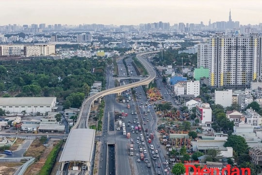 TPHCM: Tinh gọn bộ máy và phấn đấu tăng trưởng hai con số trong năm 2025