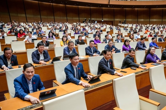 Thông qua Nghị quyết thành lập thành phố Huế trực thuộc Trung ương