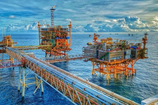 Khai mở những cơ hội mới, vượt qua những khó khăn trong lĩnh vực thăm dò dầu khí