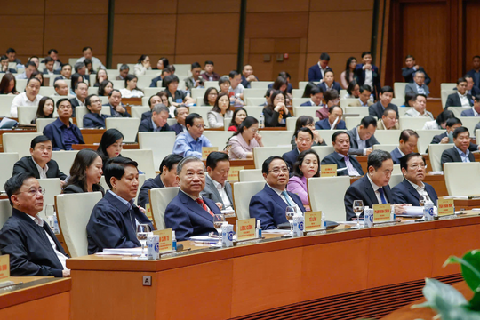 Tinh gọn bộ máy: Cần chính sách "giữ chân người tài"