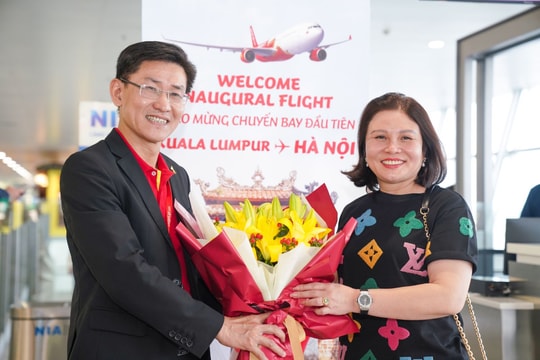 Vietjet chào mừng chuyến bay đầu tiên giữa Kuala Lumpur (Malaysia) và Hà Nội