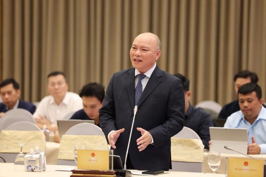 Bộ Nội vụ nói gì về chính sách với công chức, viên chức dôi dư khi tinh gọn bộ máy?