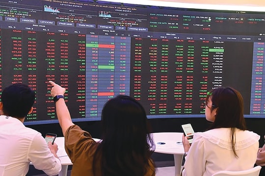 Cần chiến lược đầu tư mới cho năm 2025