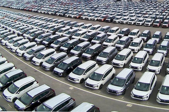 Ô tô nhập khẩu giá rẻ tràn vào, ô tô trong nước mất cơ hội